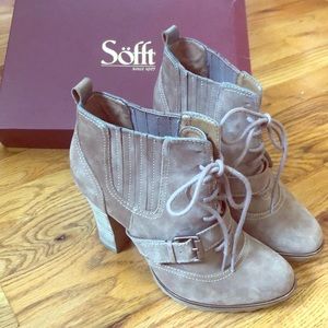 Sofft Windsor Tan Suede Lace-up Buckle Bootie sz 7